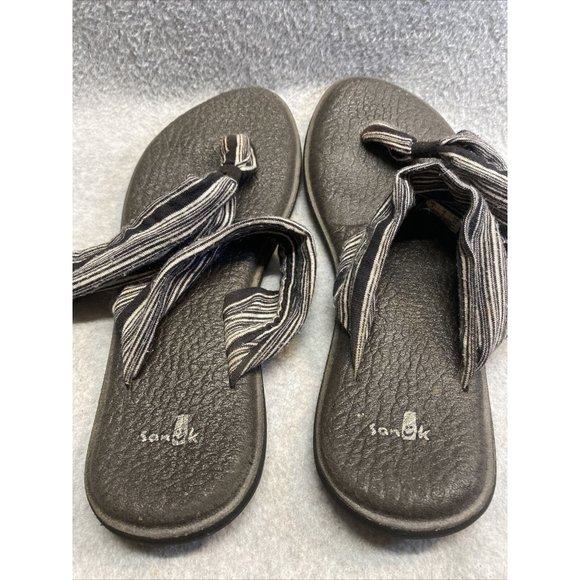 SANUK Women Sz 9 Lot Of 2 Black White Striped Cloth Straps Flat SANDALS Slip On - Picture 6 of 12